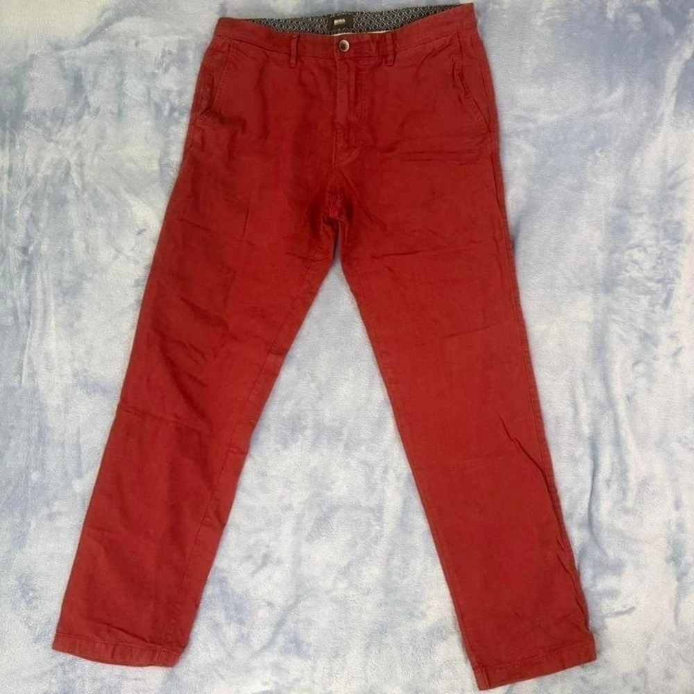 Hugo Boss Designer‎ Helgon-D Men's size 34R Coral Red Flat Front Casual Pants